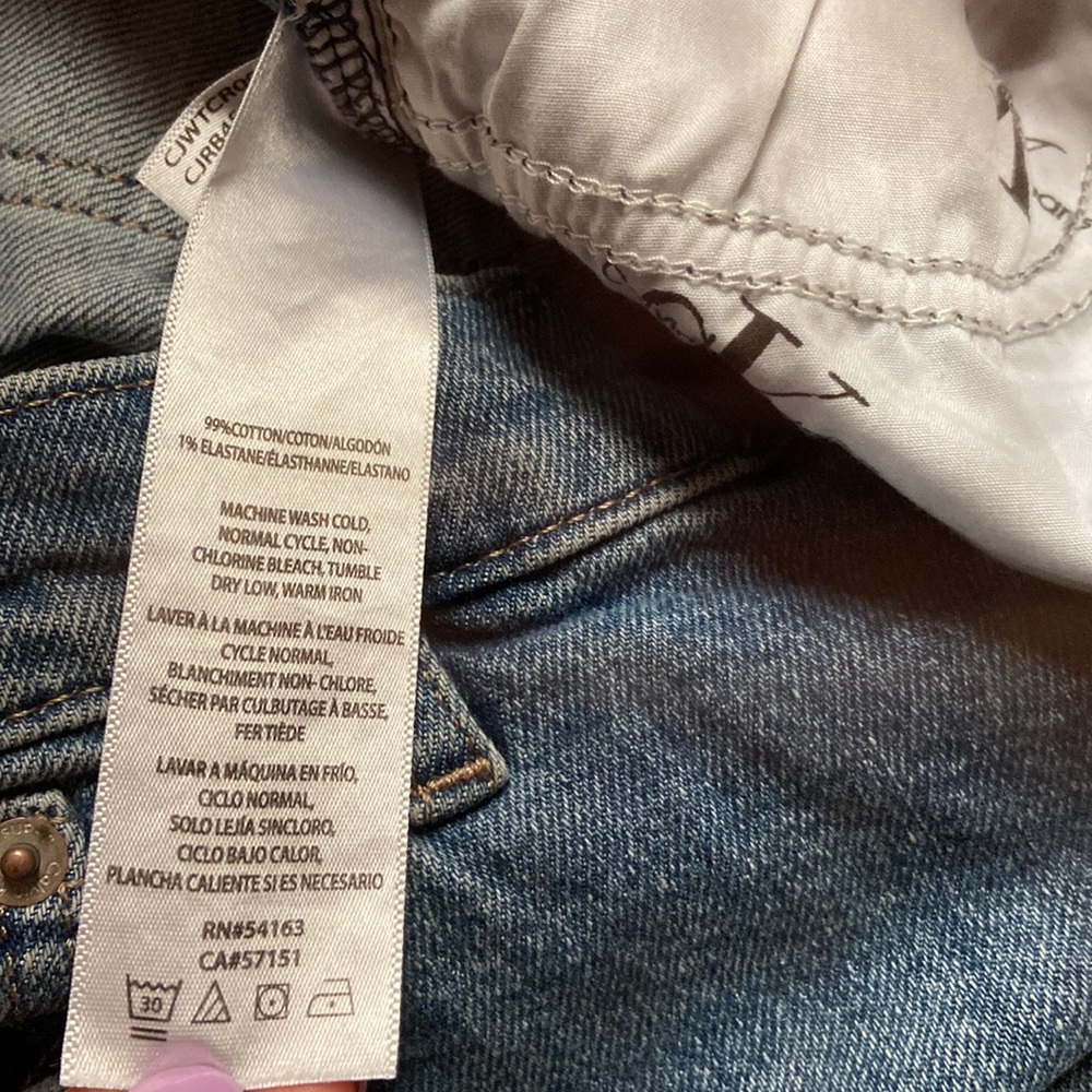 Calvin Klein High Rise Mom Jeans - Picture 6 of 7